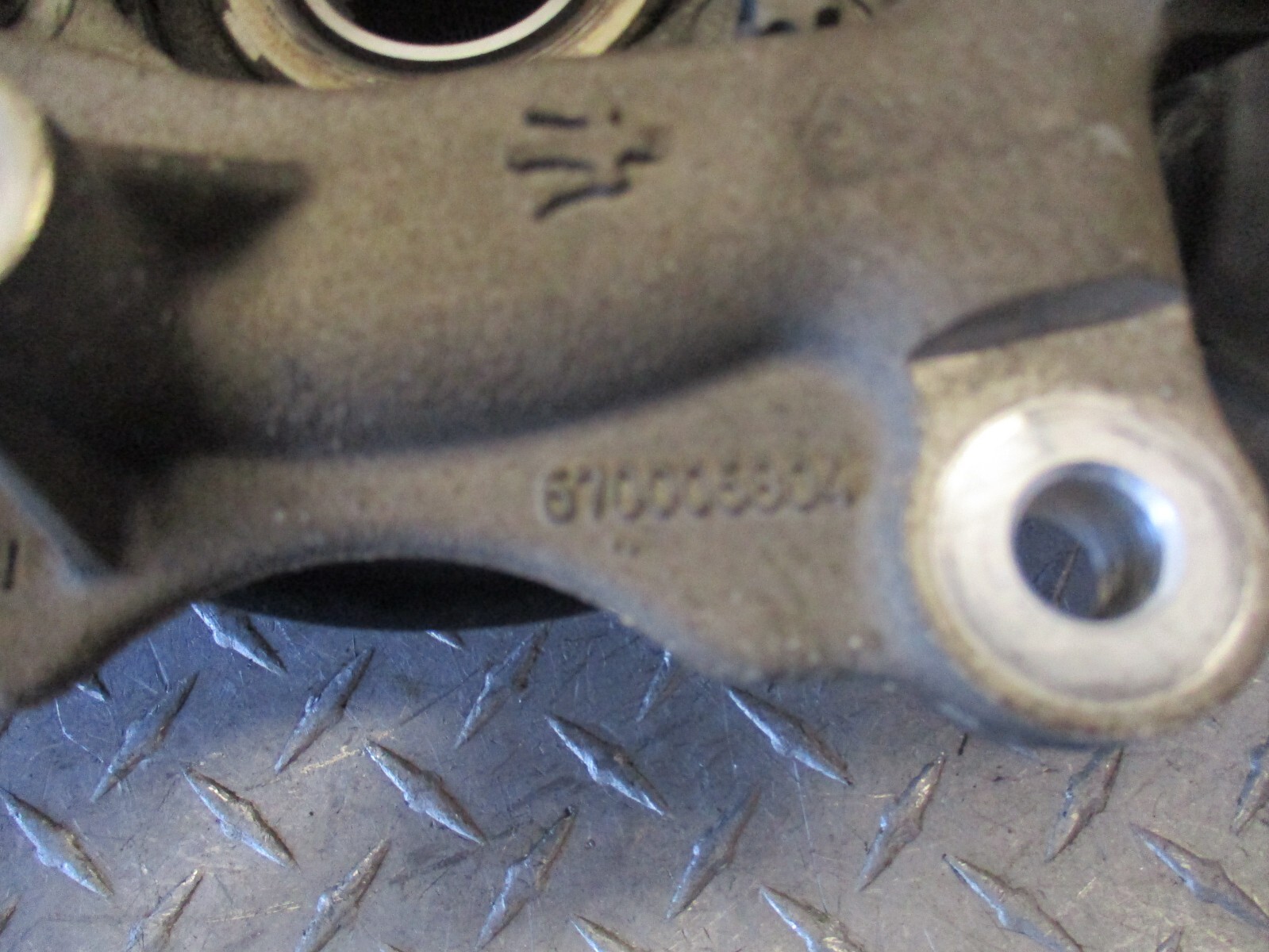 14-17 2017 Maserati Ghibli REAR LEFT DRIVER SPINDLE KNUCKLE 06700037740