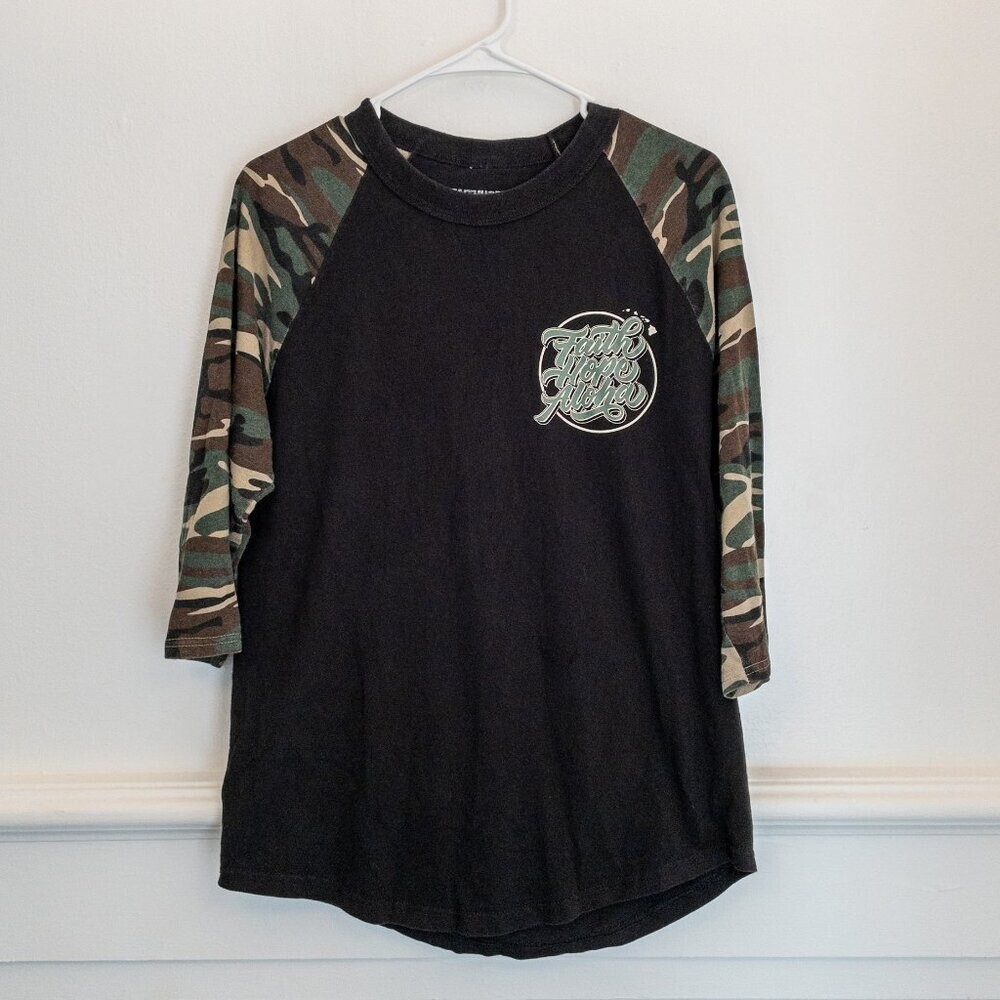 Faith Hope Aloha Camo Sleeve Graphic Tee Medium - Streetwear Hawaii Style