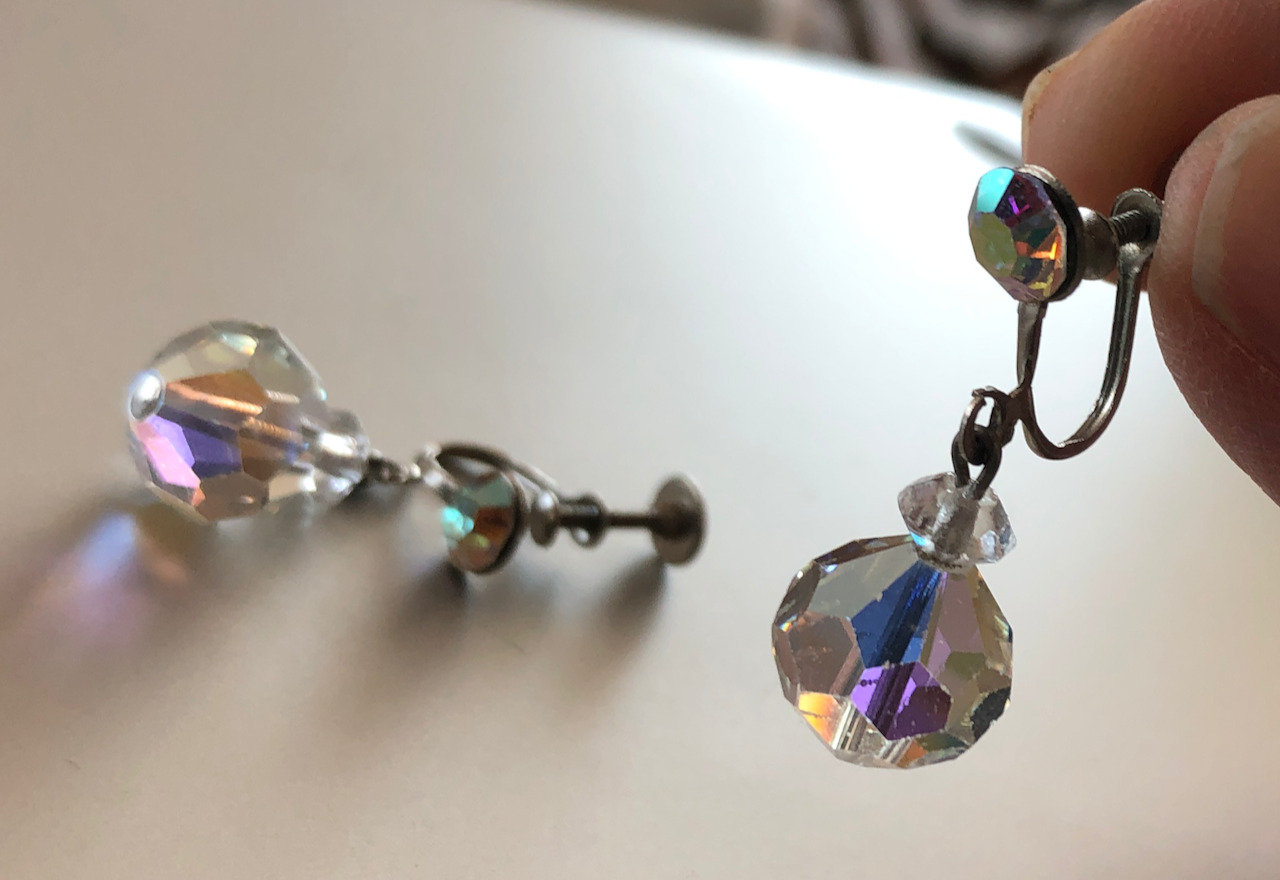 vintage screw back drop earrings Aurora Borealis … - image 3