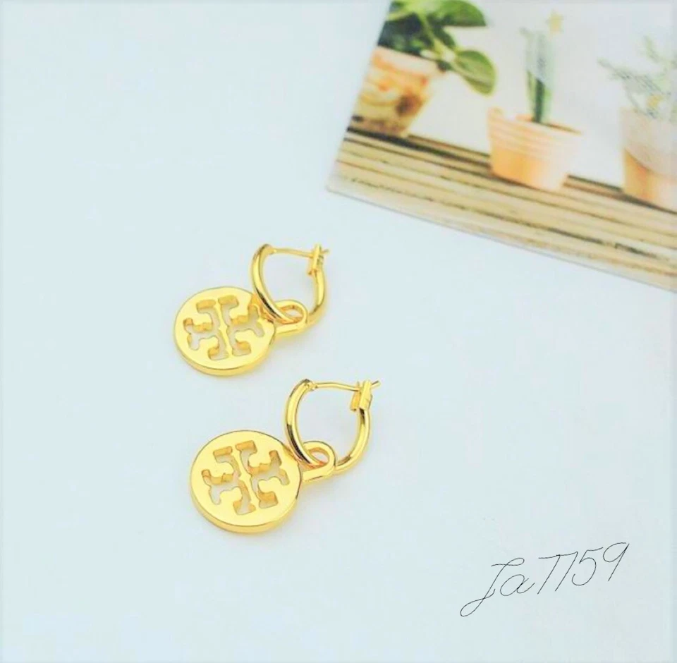 Special sale!!  Tory gold earrings - Image 3 of 4