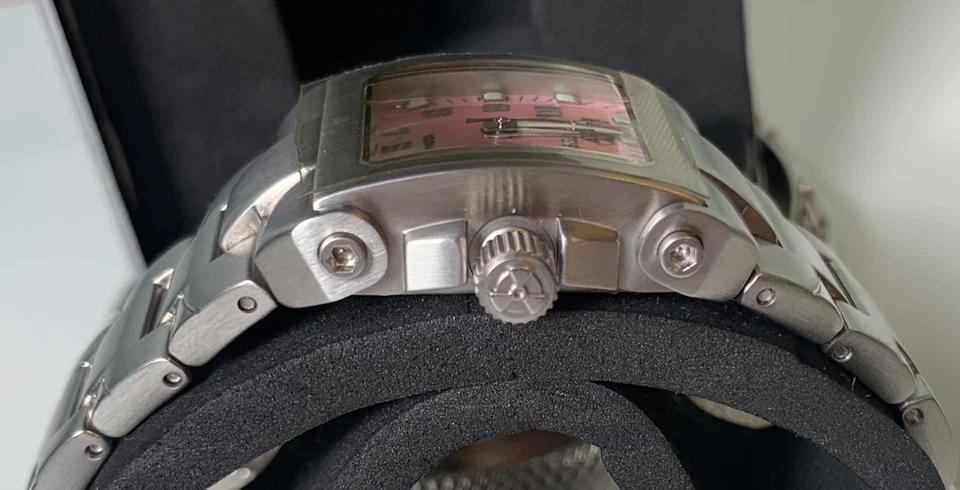 Reloj de cuarzo Reactor para mujer MC262013 esfera rosa sin circular día fecha tono plateado 26 mm nuevo en caja Foto 4 de 4