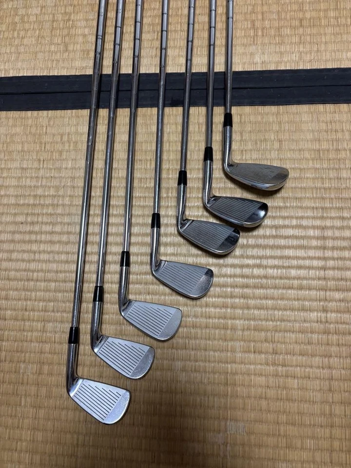 Titleist Iron Set [Lefty] 690CB 3, 4, 5, 6, 8, 9, P  flex S [no 7-iron included] - Image 2 of 4