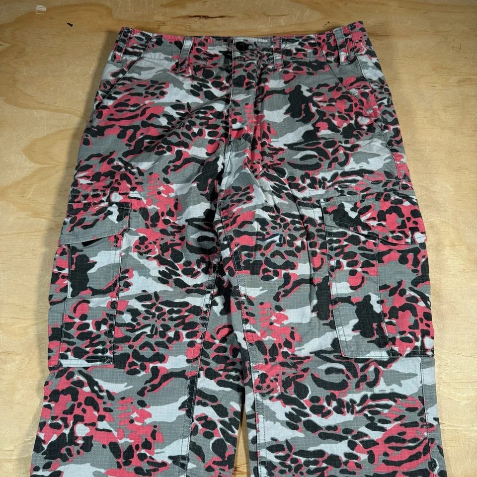 A5667 Dirty Ghetto Kids Dgk Adult Size 28x29 Pink Gray Camo Ripstop Cargo Pants - image 2 of 4