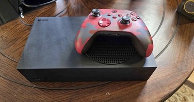 Xbox Series S 1 TB Black Console with Controller + Cords TESTED/WORKING