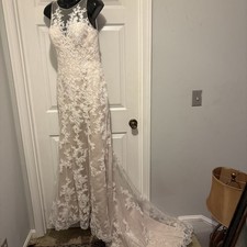 Beautiful Wedding Dress No Brand Lace Floral Sleeveless A-Line Dress Size 8 -10