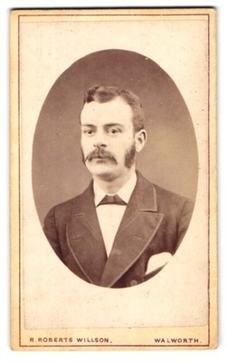 Fotografie R. Robert Willson, Walworth, 116 Walworth Road, Gentleman mit Kotele 