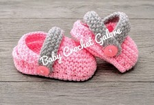 Handknitted Baby Crocs. 0-3 Months.