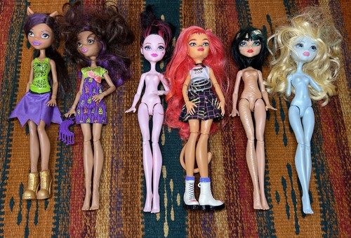 Monster High Doll Lot Of 6 Clawdeen, Draculaura, Cleo, Toralei, Lagoona