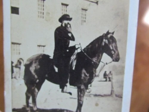 possible 80th Illinois Infantry soldier Robert Pollock on horseback cdv photo