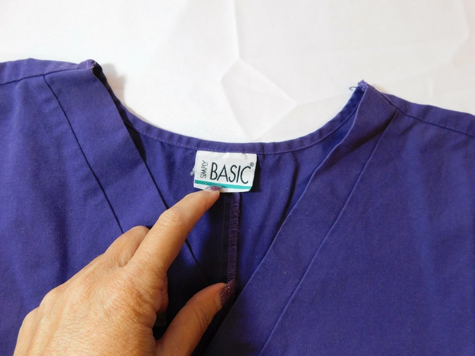 Simply Basic Unisex Mens womens Short Sleeve V Neck Scrubs shirt 2XL Purple GUC - Image 3 of 3