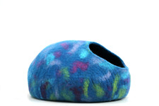 Round Cat Cocoon Made of Natural Wool Handmade Pet Bed  Warm  Soft Cat Cave