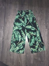 Pretty Little Thing Black Green Leaf Print Culottes Size 6