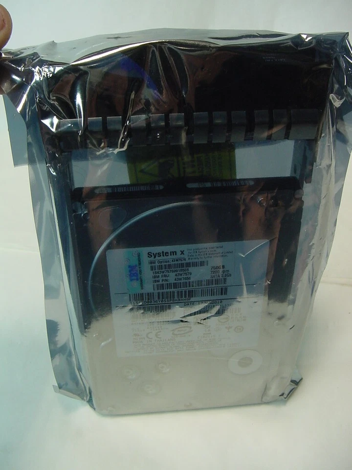 NEW - IBM SYSTEM X HARD DRIVE 750GB 7200RPM SATA 3.0Gb - Image 3 of 3