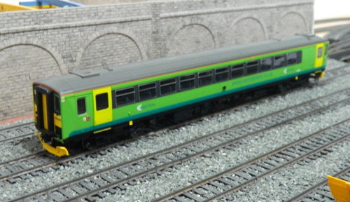 Hornby R2756 Central Trains Class 153 Einzelwagen DMU 153333 West Midlands Gebiet | Condition: Used