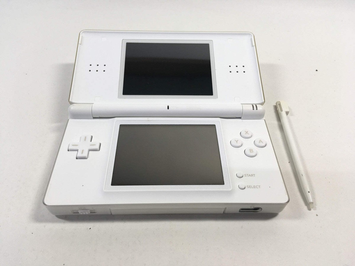 LG3191 Plz Read Item Condi Nintendo DS Lite Crystal White