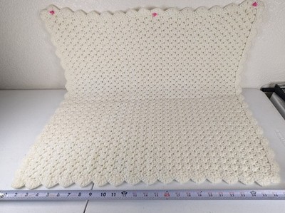 VTG Baby Afghan Christening Blanket Hand Crochet Cream Off White Scalloped Edge