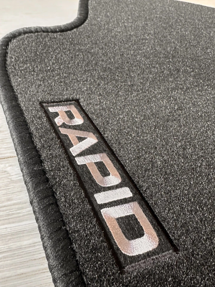 Juego de alfombrillas ŠKODA RAPID NH LHD 5JB061404E NUEVAS GENUINAS Foto 2 de 4