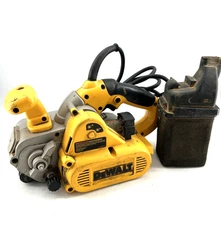 DeWalt DW433 3x21 Variable Speed Belt Sander With Dust Catcher