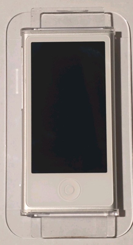 Apple iPod nano 7th Generation 16GB - Silver - WORKS! mkn22ll/A1446
