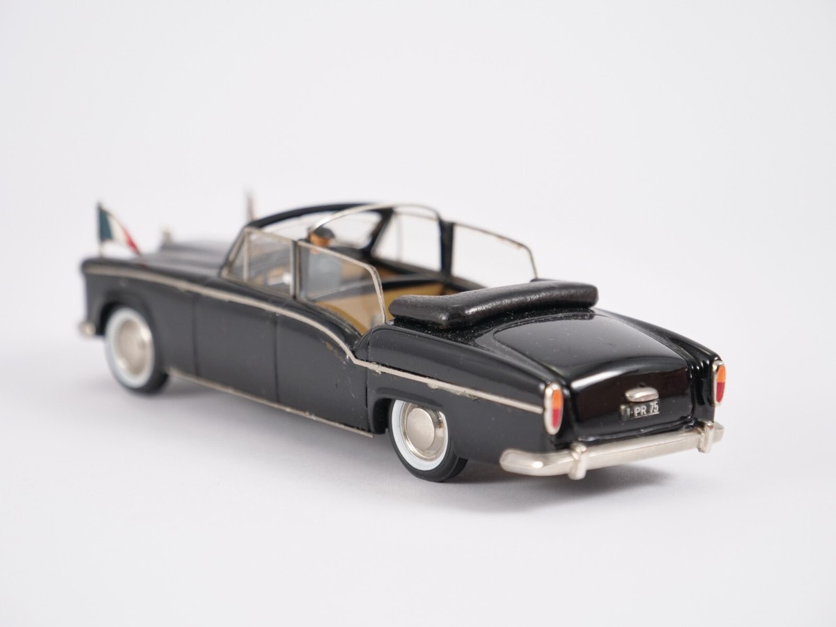 Ma Collection Ch N°18 Citroën 15 Presidential 1955 1/43 Brianza Ex N Ma Collection Ch N°18 Citroën 15 Presidential 1955 1/43 Brianza Ex N
