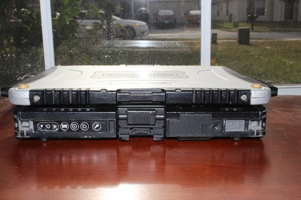 Panasonic Toughbook CF-19 MK4 i5 4GB, TELA SENSÍVEL AO TOQUE, 128 SSD.WIN 10 PRO 64BIT - Imagem 4 de 4