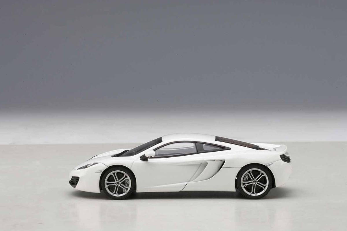 1/43 McLaren MP4-12C (White) With Showcase Diecast Car Model By