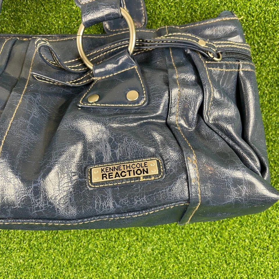 Bolso de hombro Kenneth Cole Reaction de cuero sintético azul oscuro Foto 2 de 4
