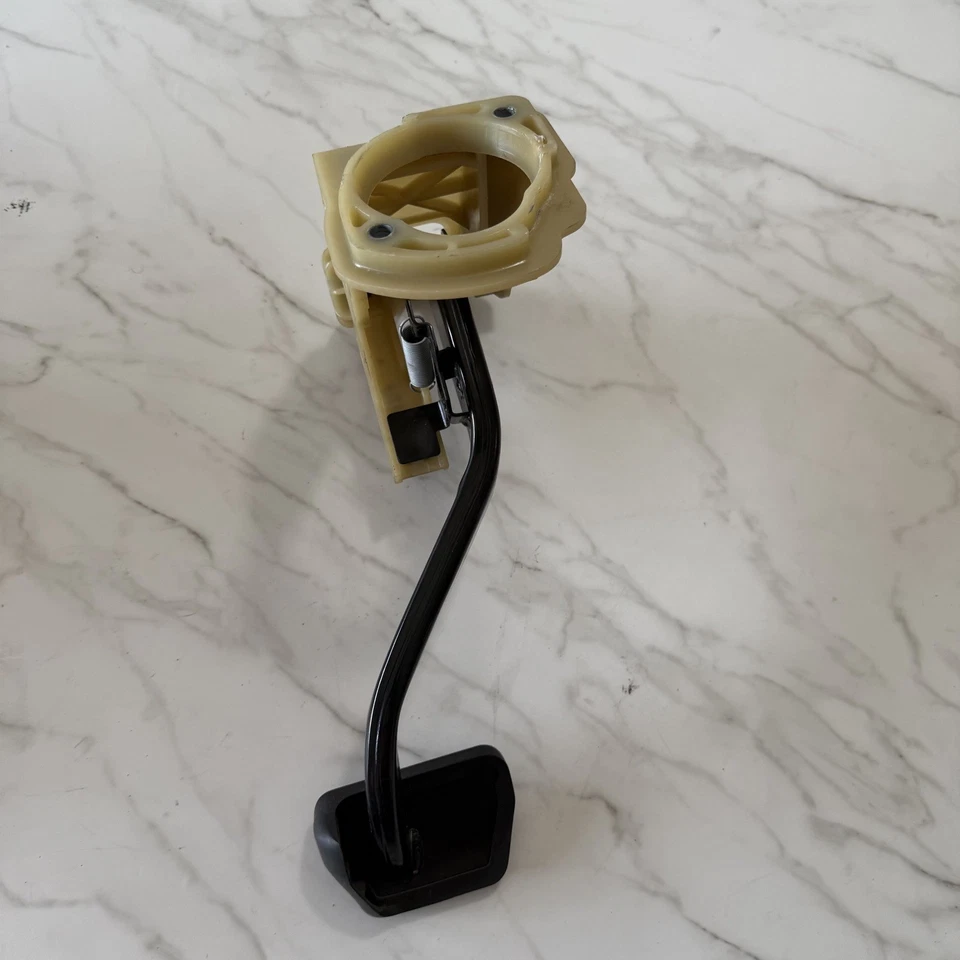 BMW 320I F30 2012-2018 pedal de parada de freno con soporte de montaje OEM Foto 2 de 4