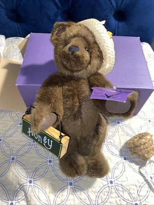ANNETTE FUNICELLO VINTAGE  TEDDY BEAR HONEYBEARY BEE KEEPER