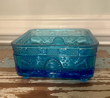 Indiana glass company tiara exclusives horizon blue glass bee box bottom only.