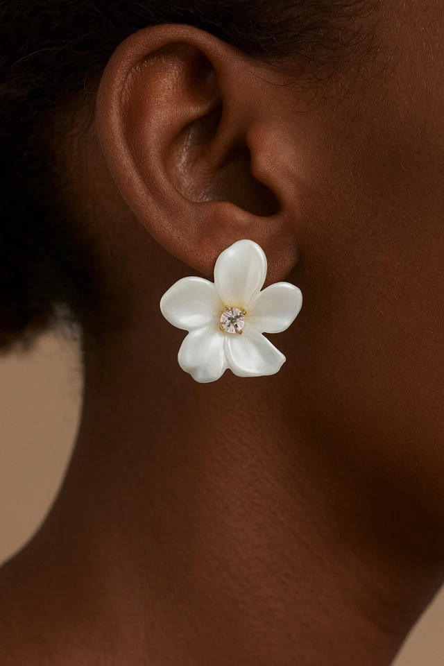 Pendientes de flores Zara acrílico perla blanco plata circonita cúbica Foto 2 de 4