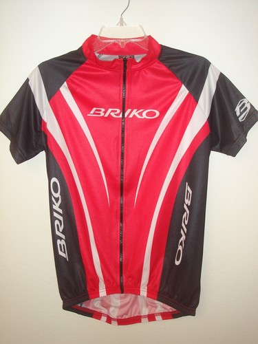 bike shirt with pockets
