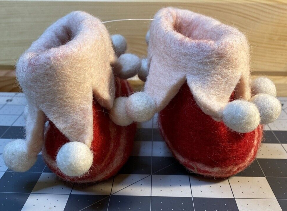 SAOLA Pantofole elfo bambino lana feltro fatte a mano a righe rosse rosa e bianche suola 5"