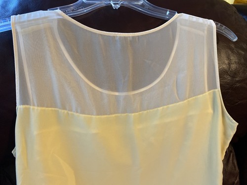 ANN TAYLOR Cream Yellow Sheer Overlay Floral Sleeveless Blouse Top Sz 10 - Picture 12 of 14