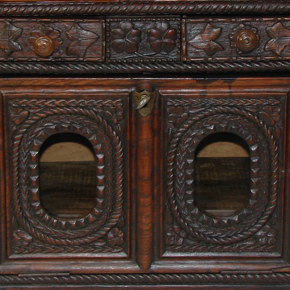 Antiguo cofre, gabinete, tamaño muñeca Bru de la Bretaña francesa de la época victoriana tallada de 14,5" Foto 4 de 4