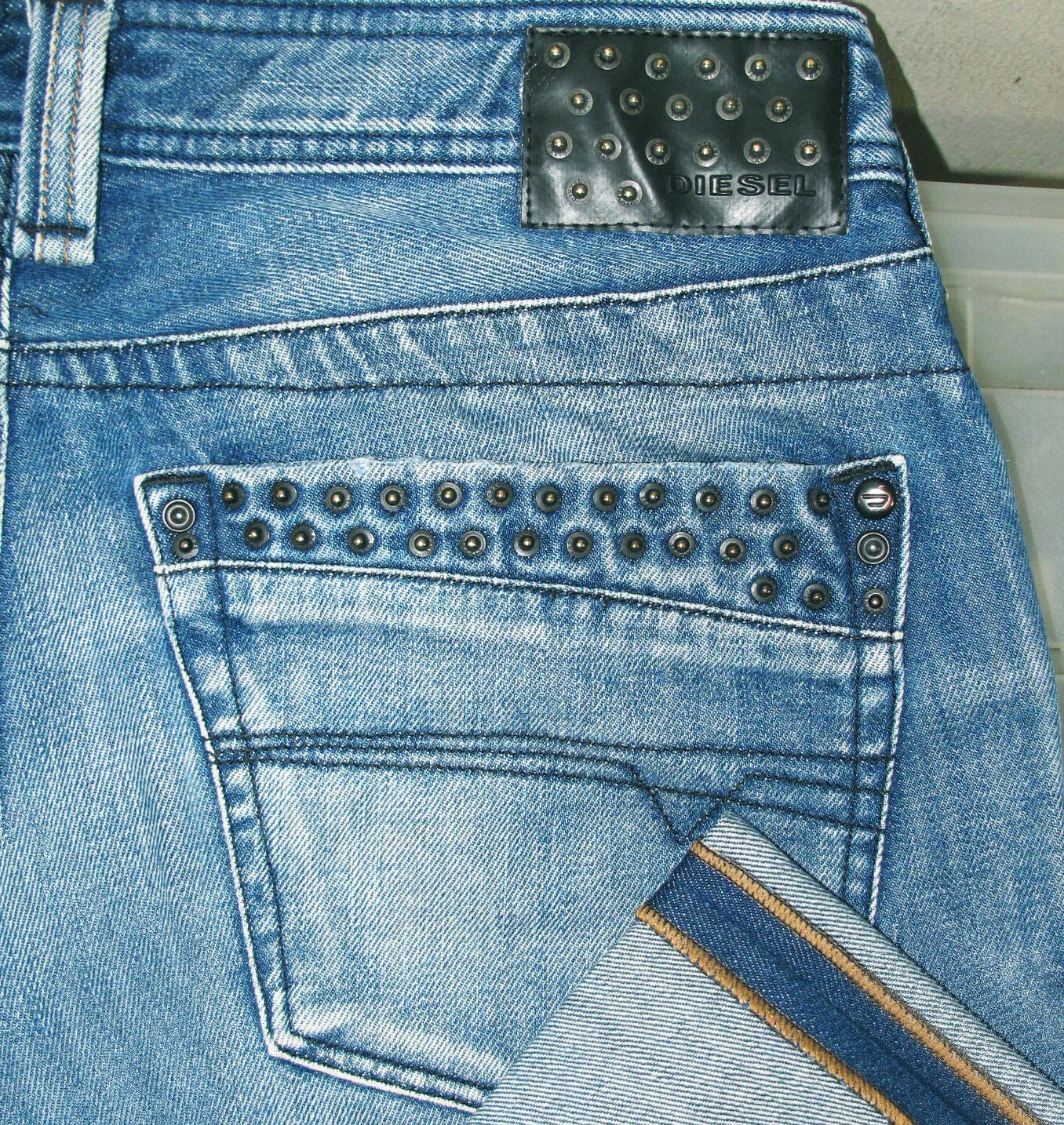 *HOT AUTHENTIC Men's DIESEL TIMMEN 8AT STRAIGHT STUDS Pcks Denim