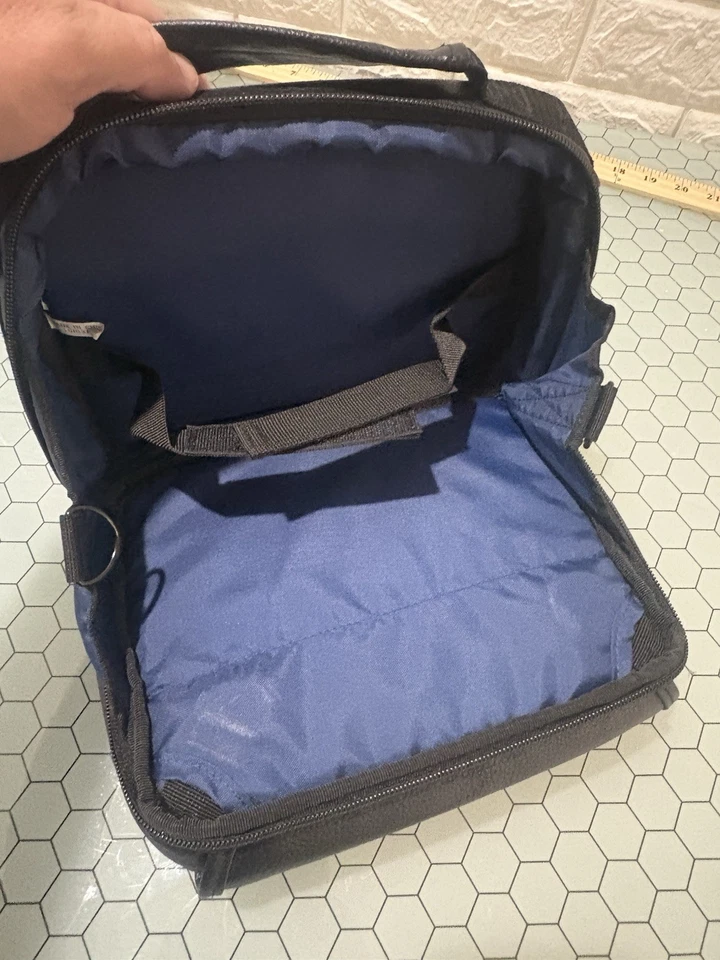 Bolso de Viaje Original Case Logic Cuero Sintético Negro para Reproductor de DVD Portátil Doble Foto 2 de 4