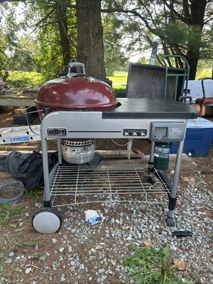   Weber performance grill charcoal with propane  starter great condition infreq