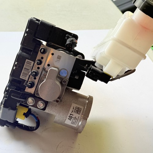 OEM 58500AR000 GENESIS GV70 AWD 2.5L INTEGRATED ANTI BRAKE LOCK PUMP MODULE 2022