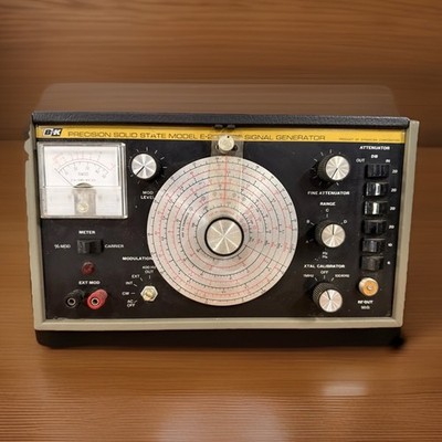B&K Precision E-200D Solid State RF Signal Generator 100kHz-216MHz