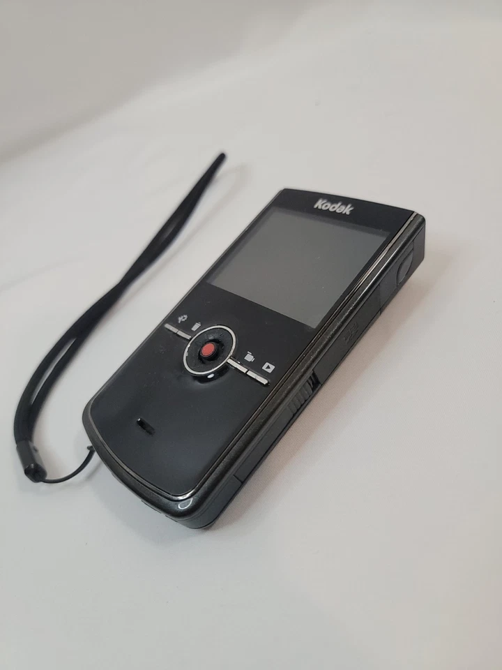 Kodak Zi8 Black HDMI 2.5" LCD 5MP 1080p 4x Digital Zoom Pocket Video Camera - Image 3 of 4
