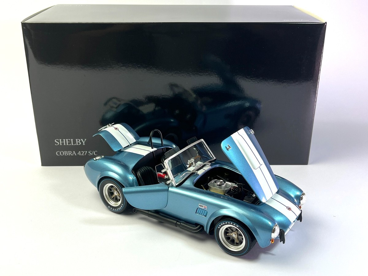 Sapphire Blue Cobra Kyosho 1:18 Scale Shelby Cobra 427 S/C Diecast