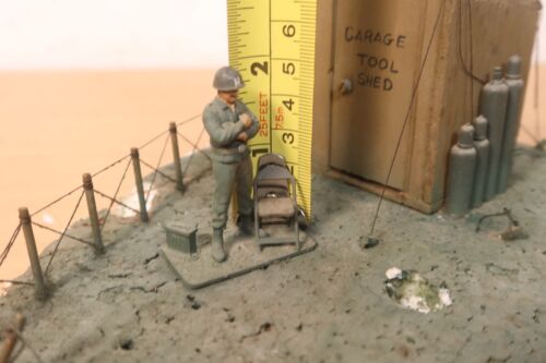 Vintage 1:32 / 1:35? WW2 Diorama Figures US Army First Aid Hut Tool Shed Layout - Picture 19 of 23