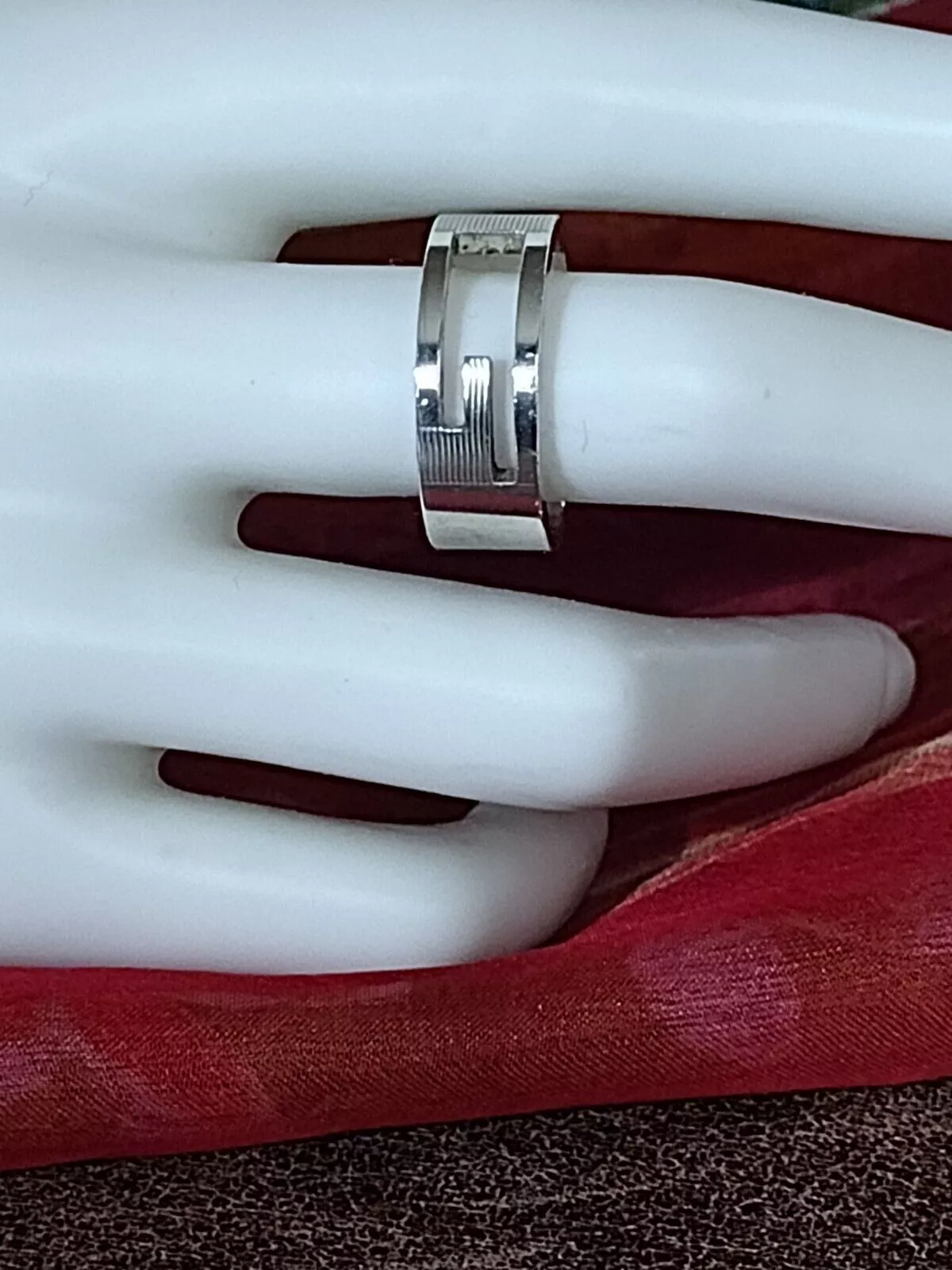 Bague large bande logo GUCCI à la retraite sterling 925 G US 8 EU 57   Excellent état