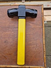 Universal steering wheel lock