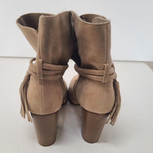 Cato Women's Low Calf Fringe Block Heel Boots Tan Size 7 Western cowgirl - Picture 4 of 7