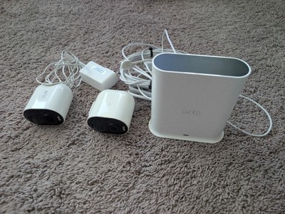 Arlo Security Bundle Ultra 2 4K Cameras (2) + SmartHub + Wired Video Doorbell