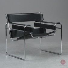 Knoll Wassily Chair pelle nera poltrona Bauhaus Breuer anni 90 Gavina 1 di 2