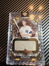 2025 Topps Transcendent Collection Legendary Relic Card Joe DiMaggio/5  #TCLR-JD