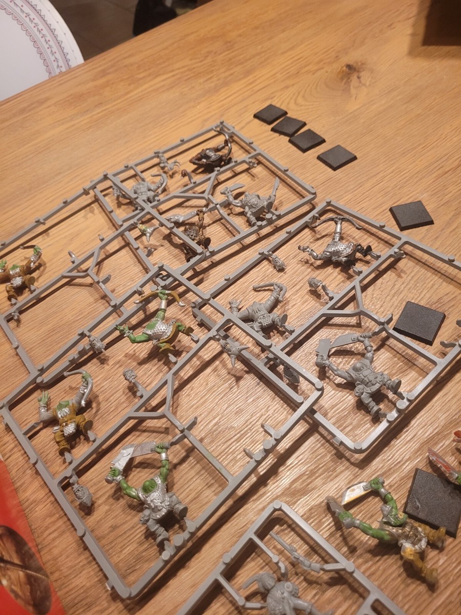 Figurines Warhammer Fantasy Battle orcs et gobelins batailles fantastiques